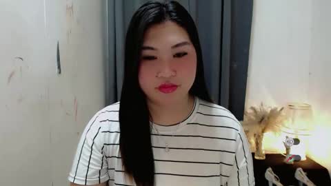 Snapshot of clairewntr_ chatting on September 12, 5:51 am CLAIRE online show from September 12, 5:51 am