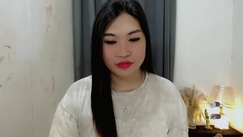 Snapshot of clairewntr_ chatting on October 17, 4:37 am CLAIRE online show from October 17, 4:37 am
