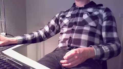 Snapshot of clamshive7 chatting on February 4, 12:33 pm clamshive7 online show from February 4, 12:33 pm