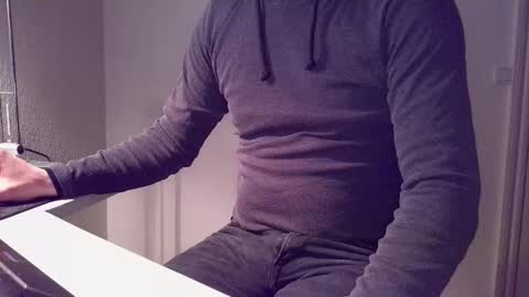 Snapshot of clamshive7 chatting on February 5, 8:19 am clamshive7 online show from February 5, 8:19 am