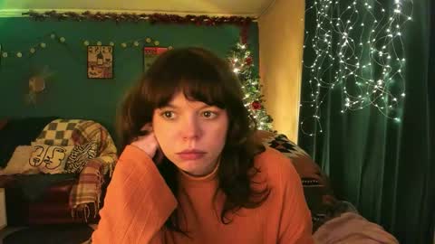 Snapshot of clancyosbourne chatting on February 6, 6:33 pm Clancy online show from February 6, 6:33 pm