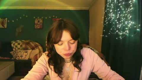 Snapshot of clancyosbourne chatting on April 18, 9:26 pm Clancy online show from April 18, 9:26 pm