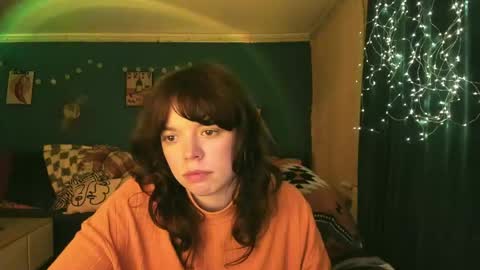 Snapshot of clancyosbourne chatting on April 21, 6:23 pm Clancy online show from April 21, 6:23 pm