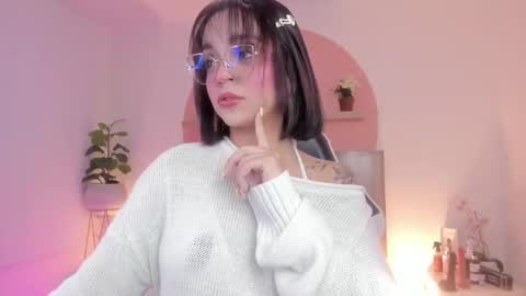 C L A R A online show from March 25, 2:39 am