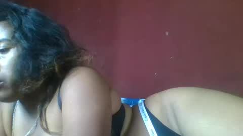 Snapshot of clarah0123 chatting on April 25, 8:39 am Clarah0123 online show from April 25, 8:39 am