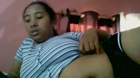 Snapshot of clarah0123 chatting on May 22, 7:59 am Clarah0123 online show from May 22, 7:59 am