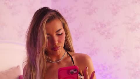 ClaraHazel online show from January 7, 4:59 am