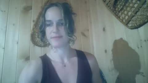 Snapshot of claralafontaine chatting on December 19, 8:49 pm claralafontaine online show from December 19, 8:49 pm