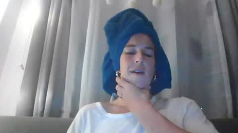 claralafontaine online show from June 21, 1:57 pm
