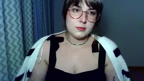 Snapshot of claralovely chatting on July 12, 6:43 pm Clara online show from July 12, 6:43 pm