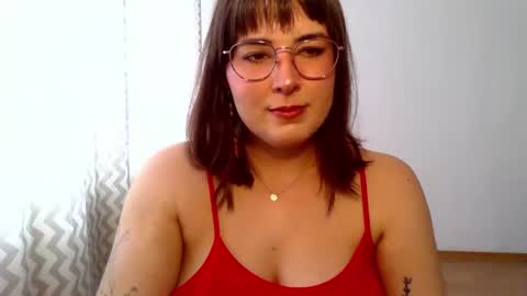 Snapshot of claralovely chatting on July 14, 10:21 am Clara online show from July 14, 10:21 am