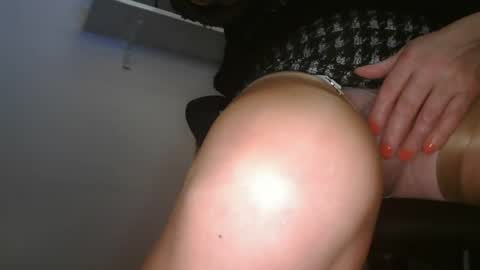 Snapshot of clarem chatting on November 28, 2:53 pm clare nylons online show from November 28, 2:53 pm