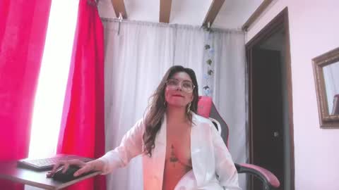 Snapshot of clarise17 chatting on April 18, 7:58 pm Charlotte online show from April 18, 7:58 pm
