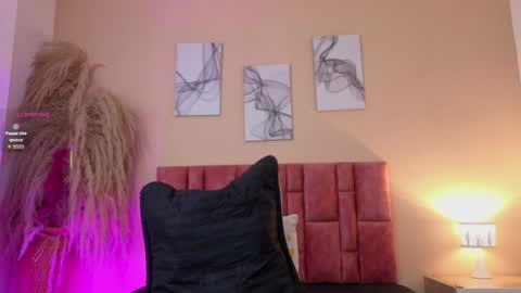 Snapshot of clariss_brown chatting on August 5, 7:38 pm clariss_brown online show from August 5, 7:38 pm