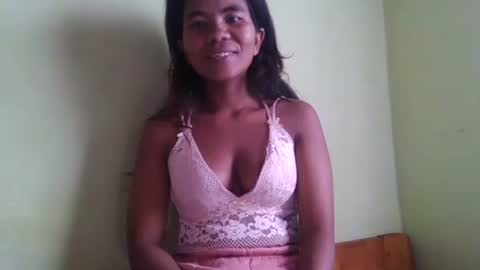 Snapshot of clarissezz chatting on May 5, 6:43 am clarissezz online show from May 5, 6:43 am