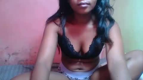 Snapshot of clarissezz chatting on May 12, 6:43 am clarissezz online show from May 12, 6:43 am