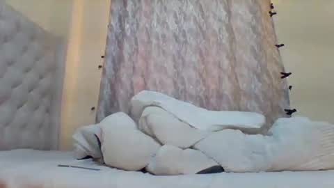 Snapshot of classic_carmen chatting on May 1, 9:03 am carmen online show from May 1, 9:03 am