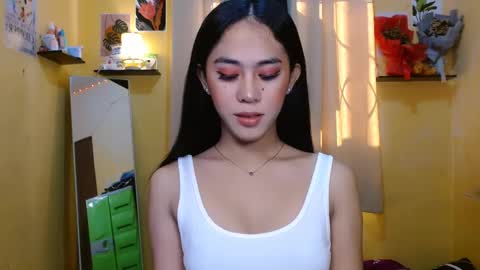 classy_girly online show from December 6, 7:43 am