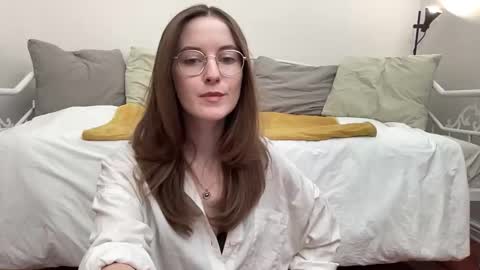 Snapshot of classyandgirly chatting on February 2, 7:23 pm classyandgirly online show from February 2, 7:23 pm