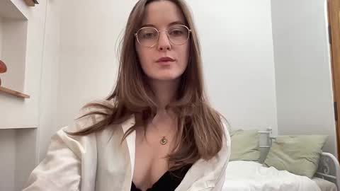 Snapshot of classyandgirly chatting on February 25, 7:34 pm classyandgirly online show from February 25, 7:34 pm