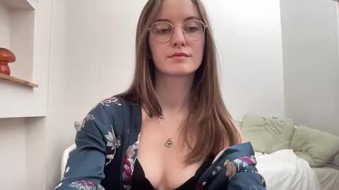 Snapshot of classyandgirly chatting on March 2, 8:04 pm classyandgirly online show from March 2, 8:04 pm