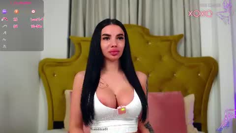 Snapshot of classybarby__ chatting on June 10, 10:19 pm Velma online show from June 10, 10:19 pm