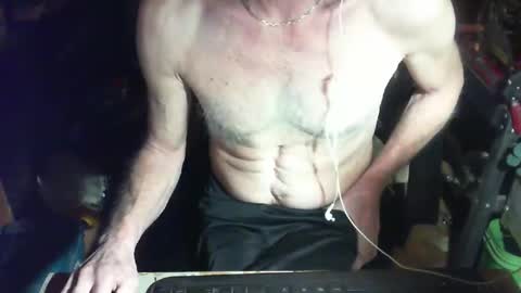 claudeg2523 online show from December 21, 3:08 pm