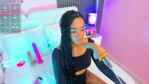Snapshot of clawdeen__wolf chatting on June 6, 8:13 pm clauwdeen wolf online show from June 6, 8:13 pm