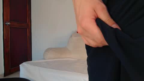    online show from March 4, 9:32 pm