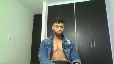 Snapshot of claybrown_ chatting on May 24, 1:05 pm Clay online show from May 24, 1:05 pm