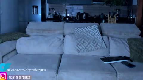 claytonburgues online show from September 30, 4:39 am