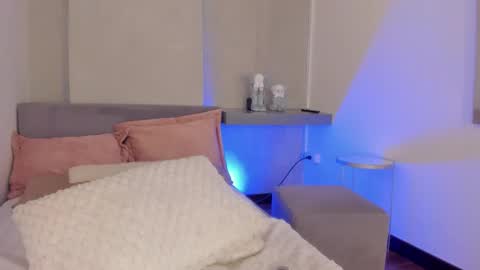 . Cleo Jhonson . online show from February 20, 6:26 am