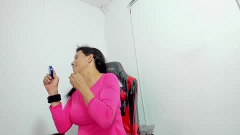 Snapshot of cleopatra_trans chatting on January 14, 12:03 pm online show from January 14, 12:03 pm
