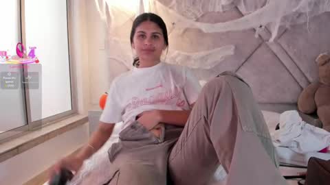 Cleopatra online show from October 6, 7:11 pm