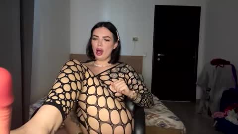 cleopatrasky online show from November 19, 11:21 am