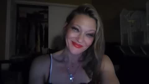 Snapshot of cleoscorner chatting on March 24, 3:11 am Cleo online show from March 24, 3:11 am