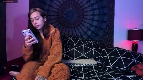 Snapshot of cleosexxx chatting on February 7, 10:02 pm cleo y maikol online show from February 7, 10:02 pm