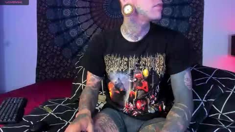 Snapshot of cleosexxx chatting on February 10, 2:37 am cleo y maikol online show from February 10, 2:37 am