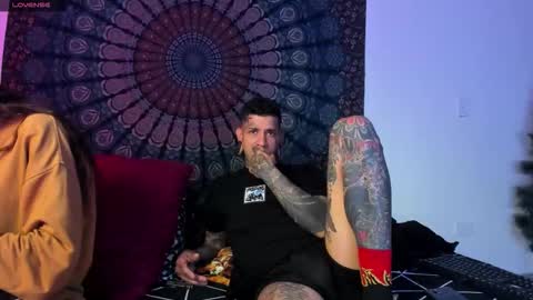 Snapshot of cleosexxx chatting on February 21, 9:10 am cleo y maikol online show from February 21, 9:10 am