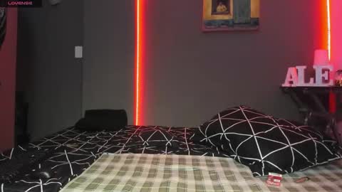 Snapshot of cleosexxx chatting on March 2, 12:13 am cleo y maikol online show from March 2, 12:13 am