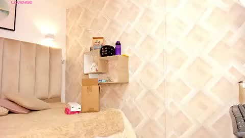 clhoe_johnson_ online show from July 17, 12:56 pm