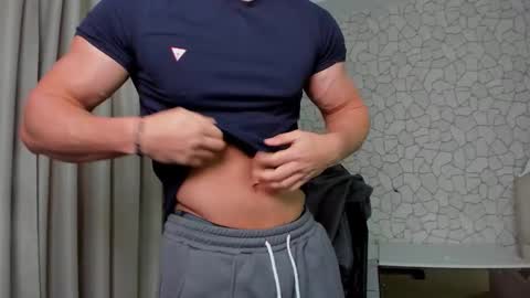 Snapshot of clintmasterss chatting on January 19, 5:55 am ClintMasterss online show from January 19, 5:55 am