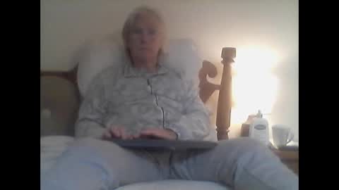 clitboy658752 online show from November 17, 6:35 pm