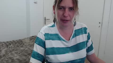 Syl  online show from December 22, 10:18 pm