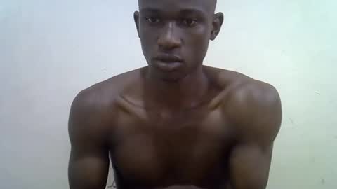 Snapshot of clive_damian chatting on February 12, 9:59 am clive_damian online show from February 12, 9:59 am