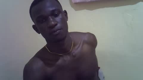 Snapshot of clive_damian chatting on February 27, 12:43 am clive_damian online show from February 27, 12:43 am