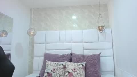 Snapshot of cloe_555 chatting on October 18, 7:58 pm Cloe 555 online show from October 18, 7:58 pm