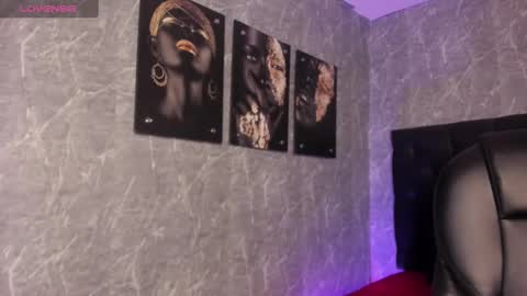 Snapshot of cloe__hills chatting on February 22, 12:19 pm Cloe online show from February 22, 12:19 pm