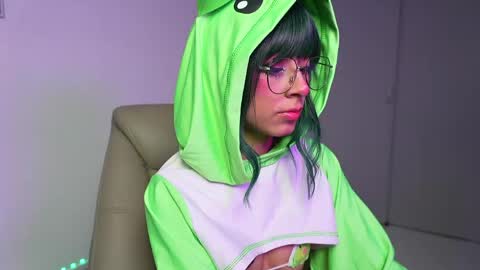 Cloe online show from April 14, 12:33 pm