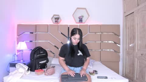 Snapshot of cloe_cifuentes chatting on January 12, 11:50 am Cloe Online de 600 a 1400 online show from January 12, 11:50 am
